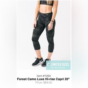 NWT Zyia Forest Camo Luxe Hi-Rise Capri leggings